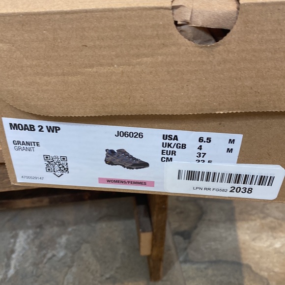 Women’s Merrell Hiking Shoes - Picture 9 of 12